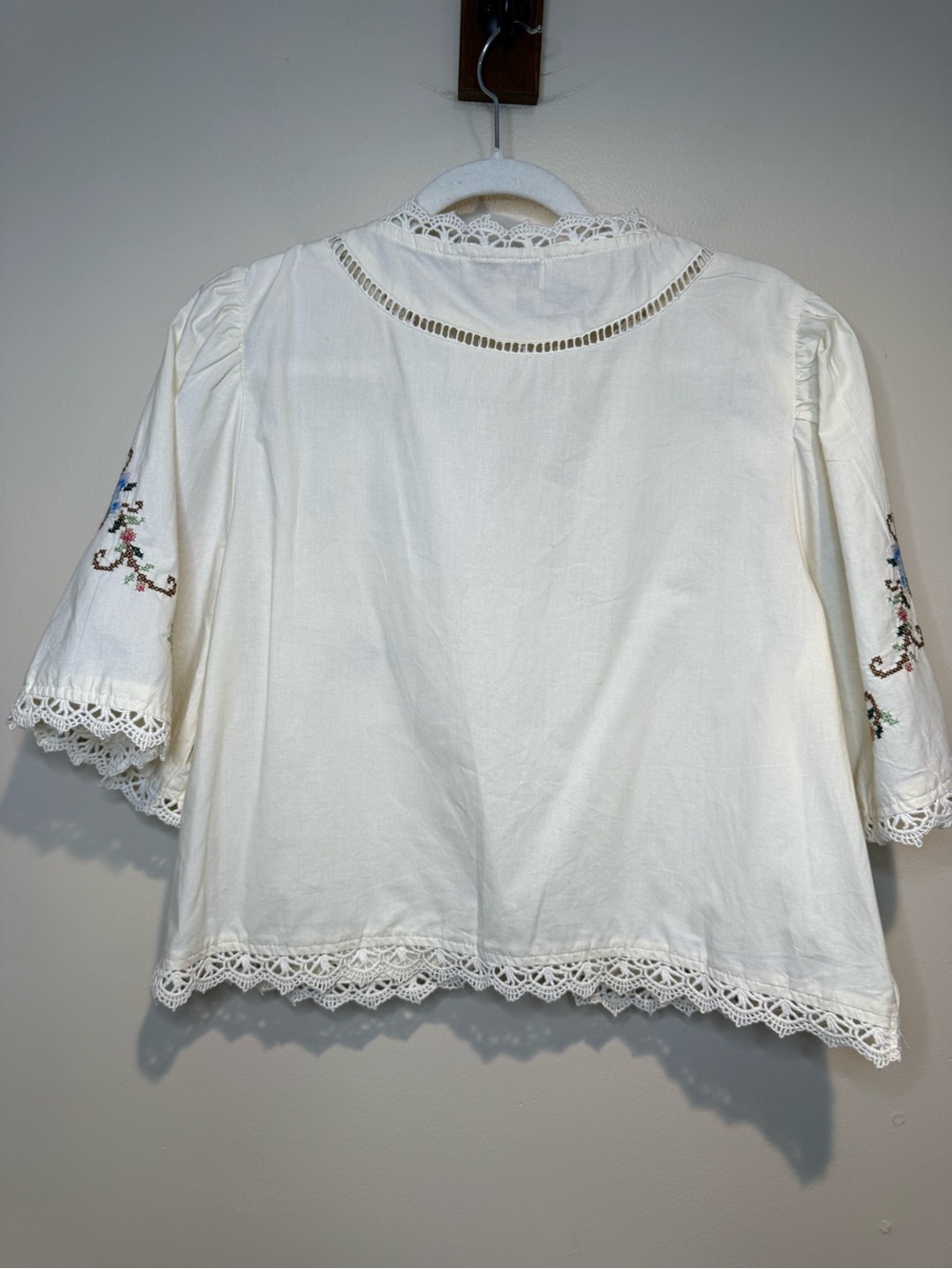 Jennifer & Grace Romantic Eyelet Embroidered Short Sleeve Tie Front Blouse L - Picture 9 of 9
